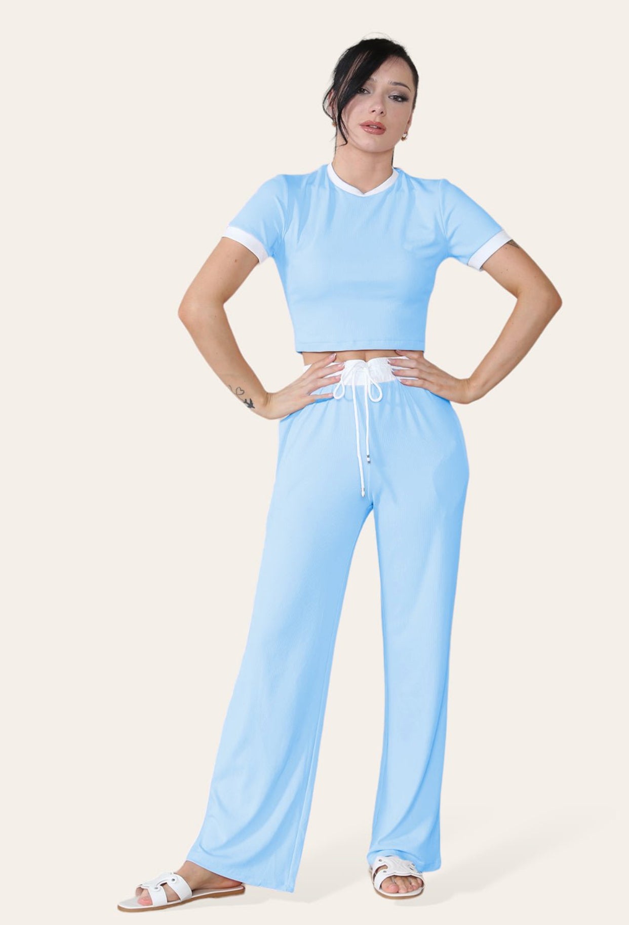 Ribbed Contrast Wide Leg Flared Trousers And Top Loungewear
TRS Cropped Set