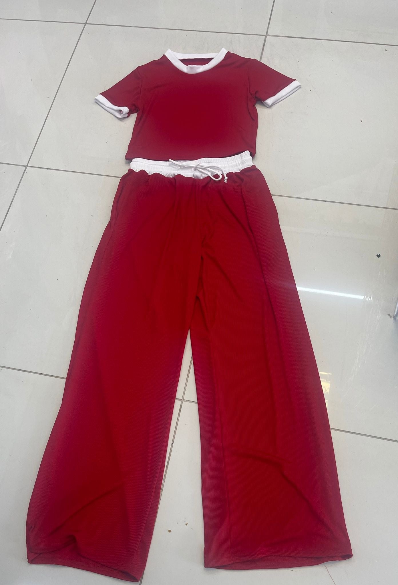 Ribbed Contrast Wide Leg Flared Trousers And Top Loungewear
TRS Cropped Set