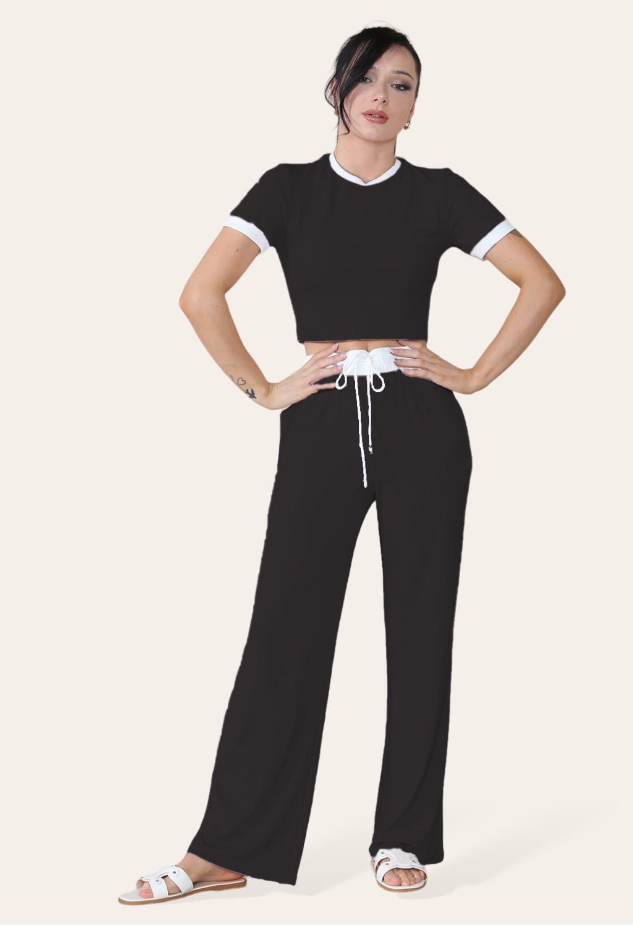 Ribbed Contrast Wide Leg Flared Trousers And Top Loungewear
TRS Cropped Set